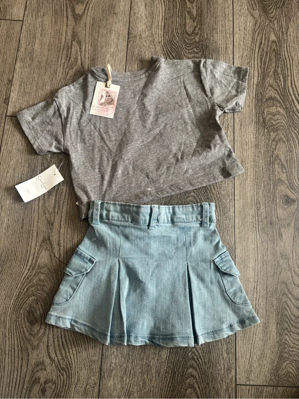 Jessica Simpson Girls Gray Heart Crop Tee with Rainbow Accent